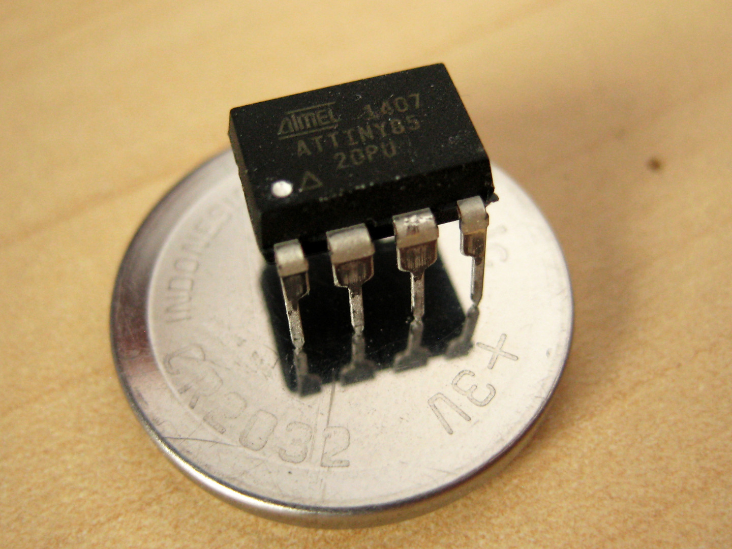 005.3.3 - ATTINY85 on CR2032.jpg