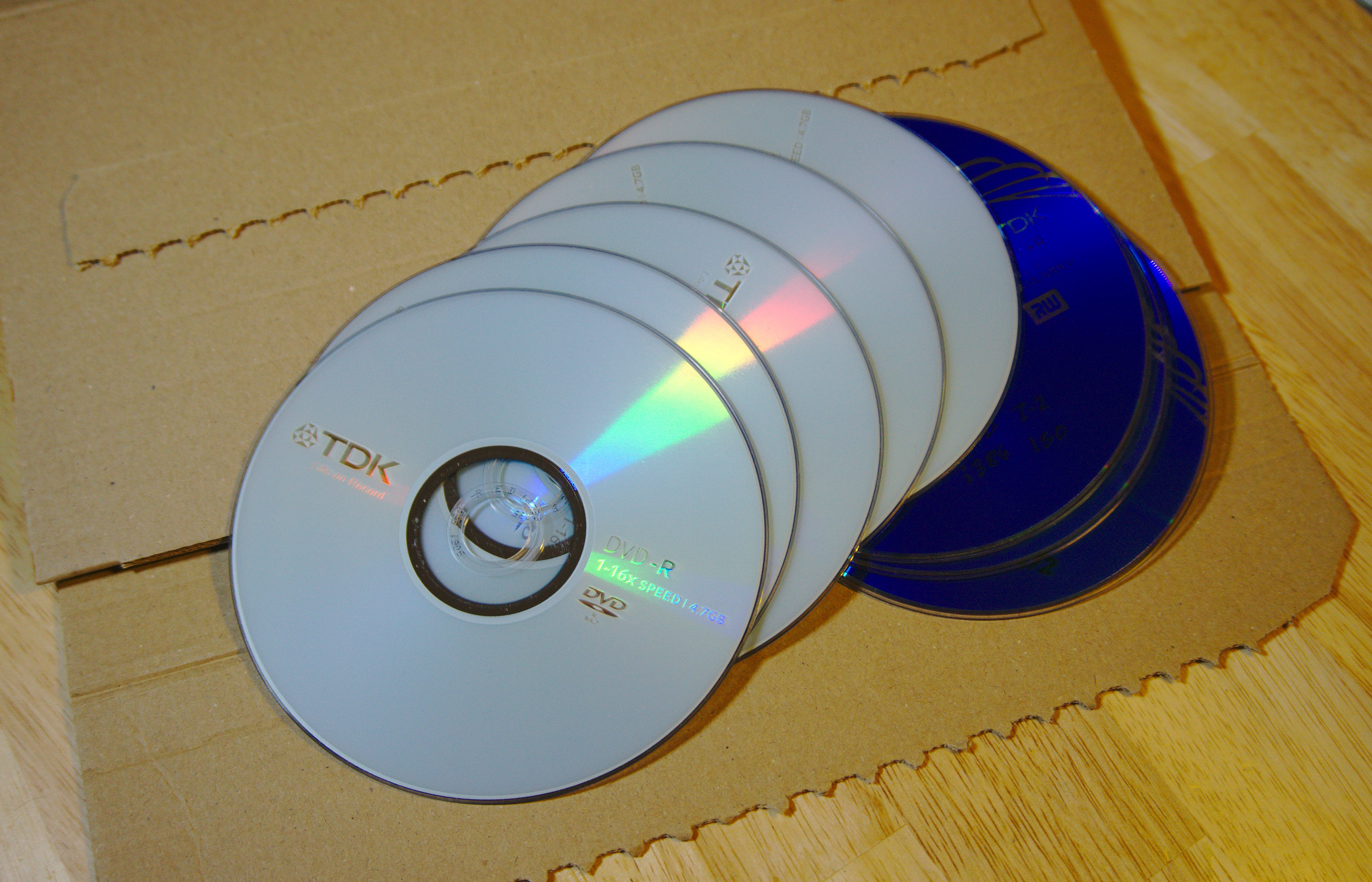 00_dvdr_cardboard.jpg