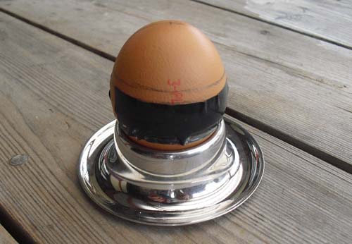 01-MarkingTheEgg.jpg