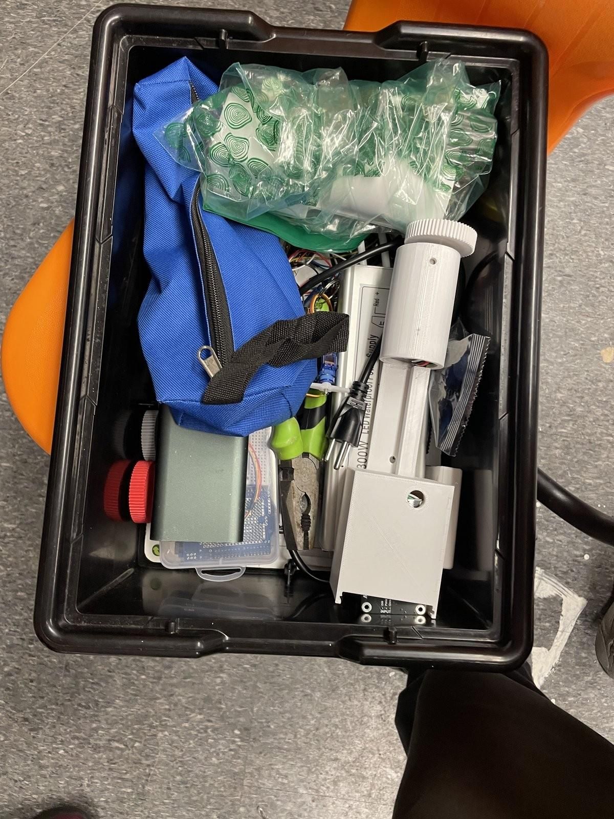 01_Supplies_Organized_Box.jpg
