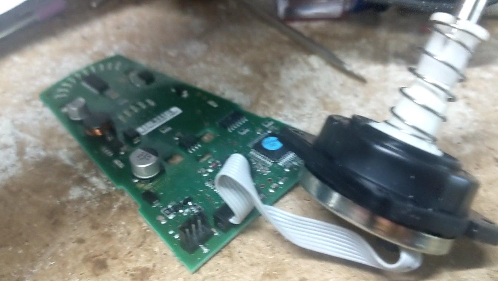 03-RemovePrintedCircuitBoardAndJoystick.jpg