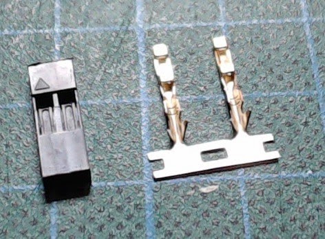 03_DuPontHousingAndFemaleConnectors.jpg