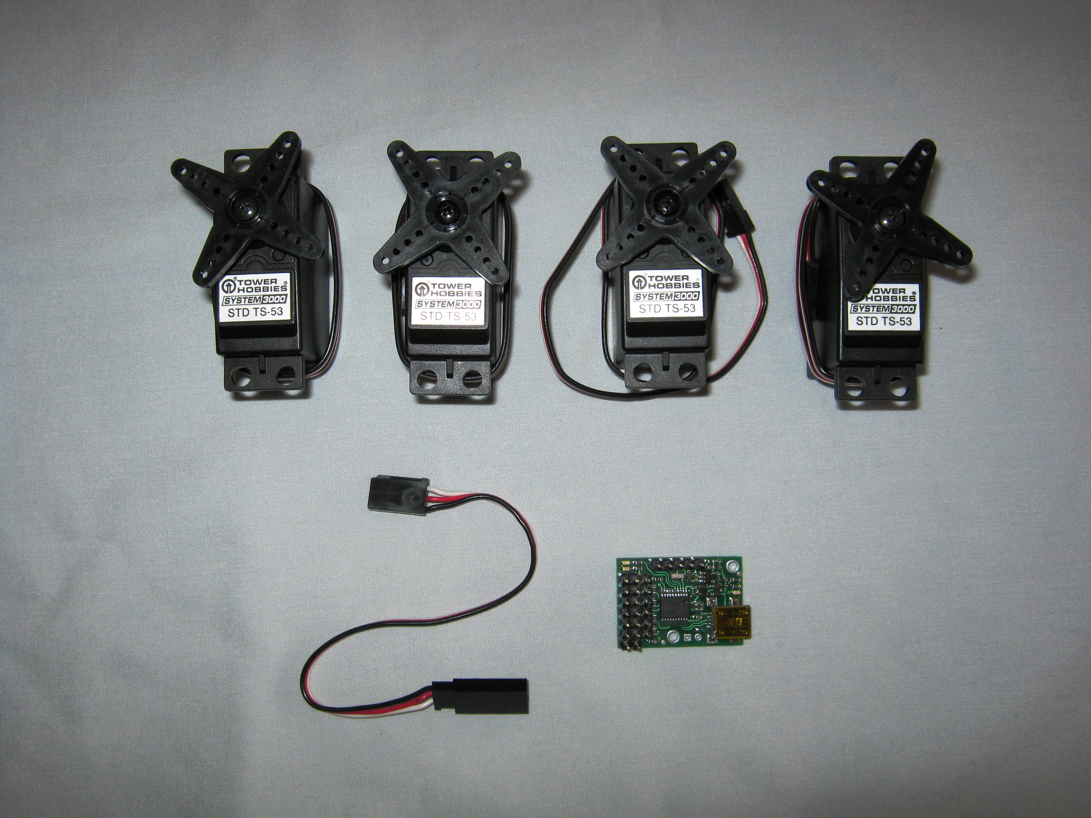 1 - 1 - Servos and uC.JPG