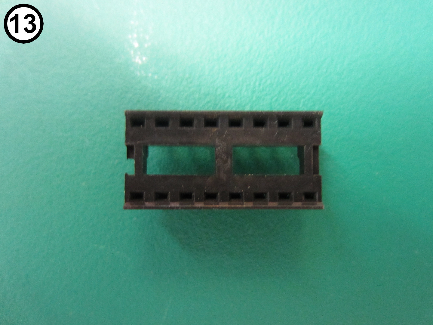 1 - 13 - Circuit Board - 16 Pin IC Socket.JPG