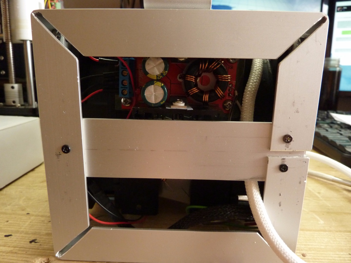 10_Logement_Electronique_0.JPG