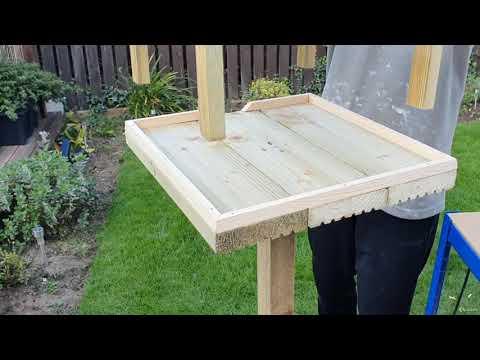 12 Make Your Own Bird table - Step 9: Attach the table top to the post