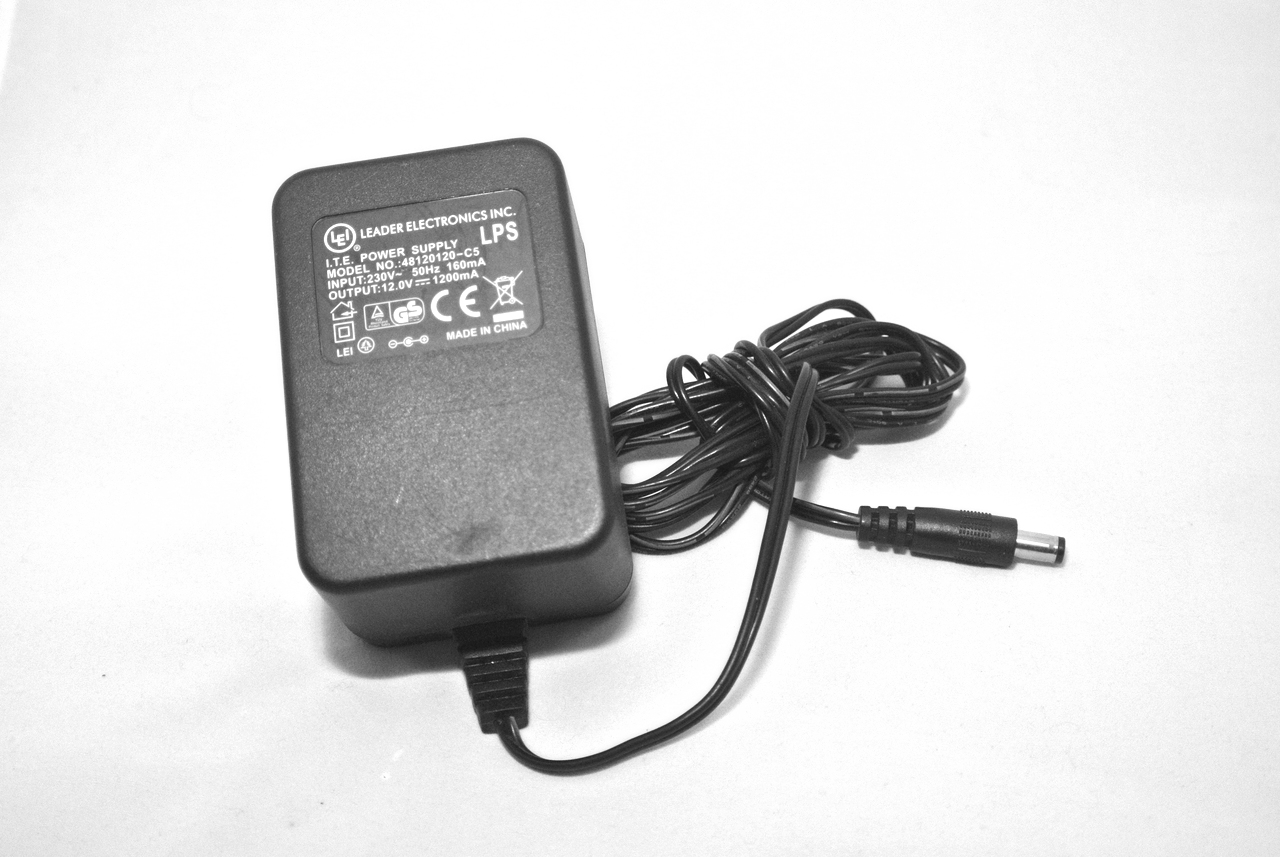 12v_adapter.JPG