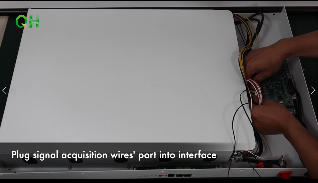 16-Plug Signal Acquisition Wires&rsquo; Port into the Interface.png