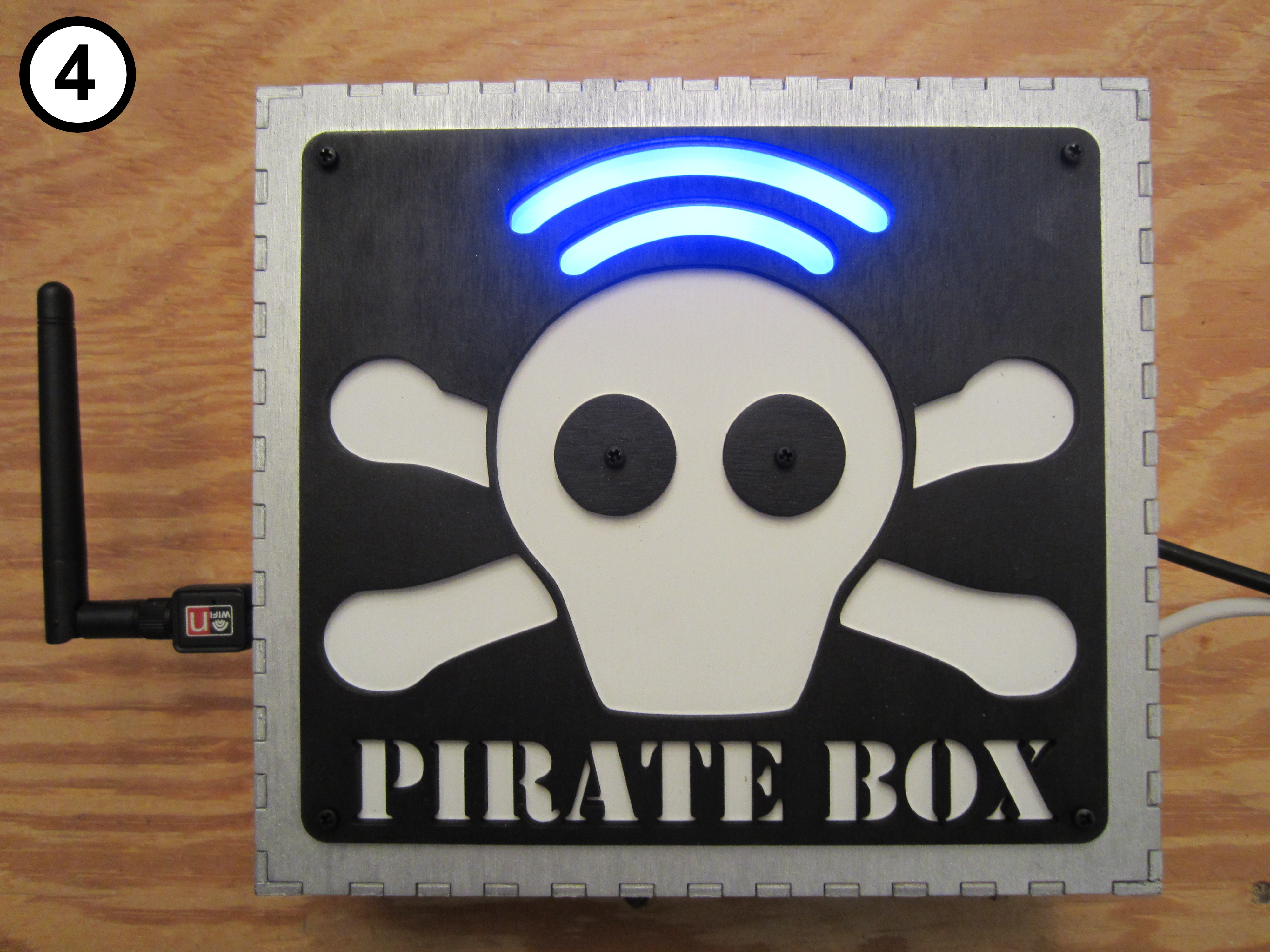 18 - 4 - PirateBox Up and Running.JPG