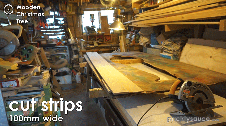 2-Christmas-tree---Cutting-strips----instructable-images.gif