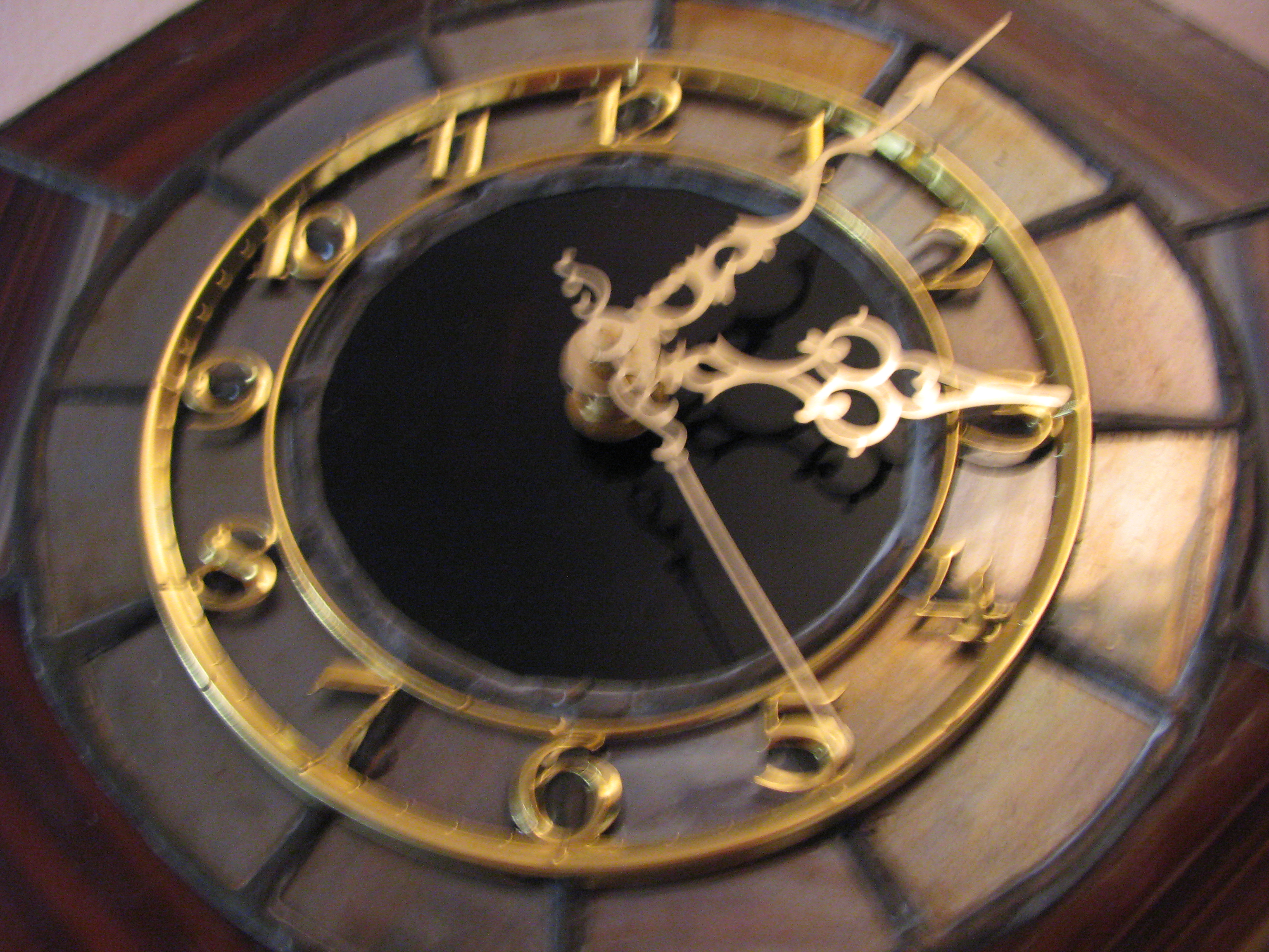 2007 June Stained Glass Clock1 (7).JPG