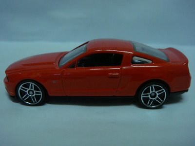 2010-Ford-Mustang-5.jpg