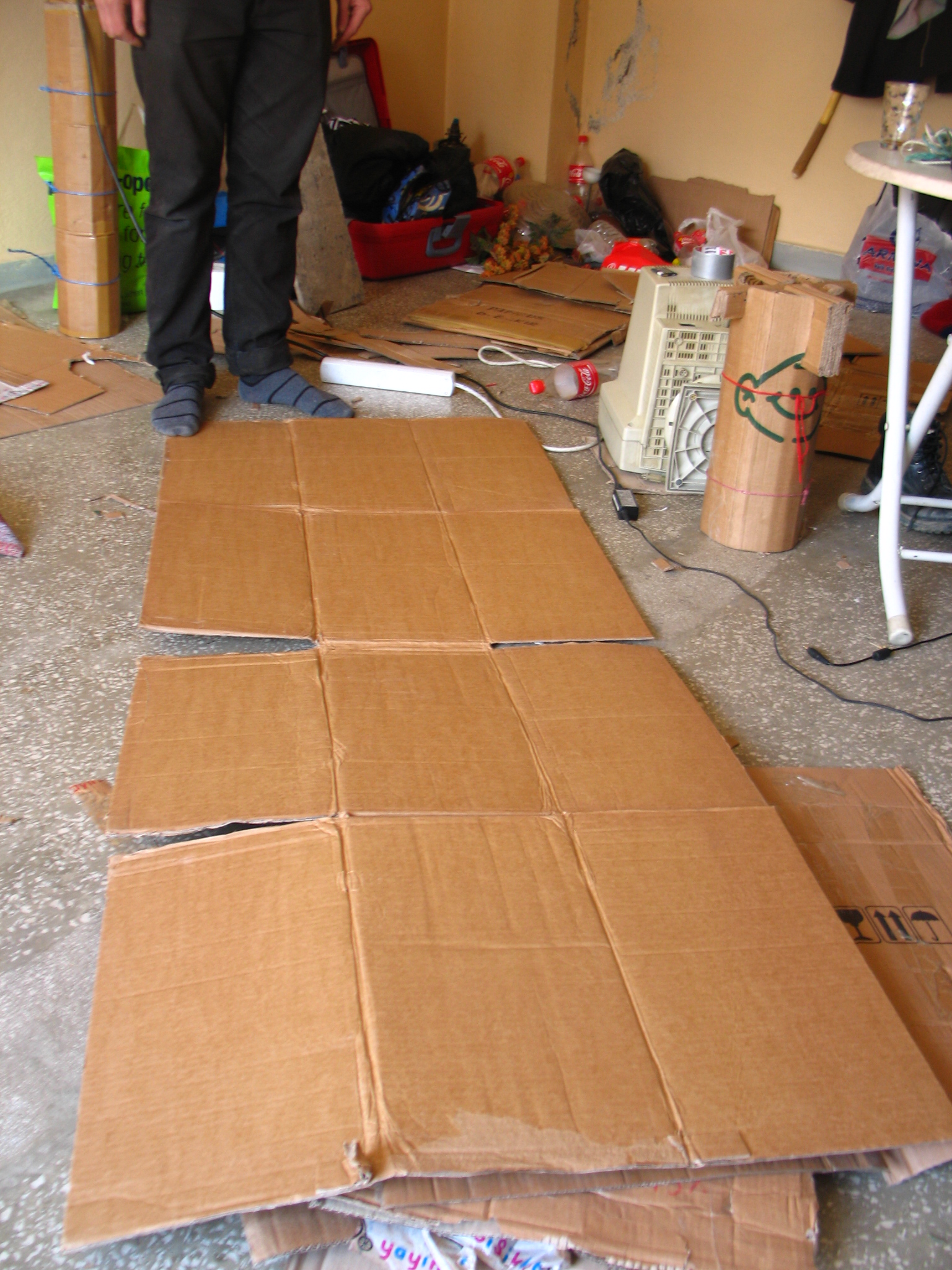 2013-03 24 Modular Cardboard Bookshelves 02 A.JPG