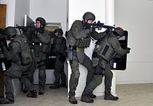 220px-FBI_SWAT_team_Watervliet_Arsenal.jpg
