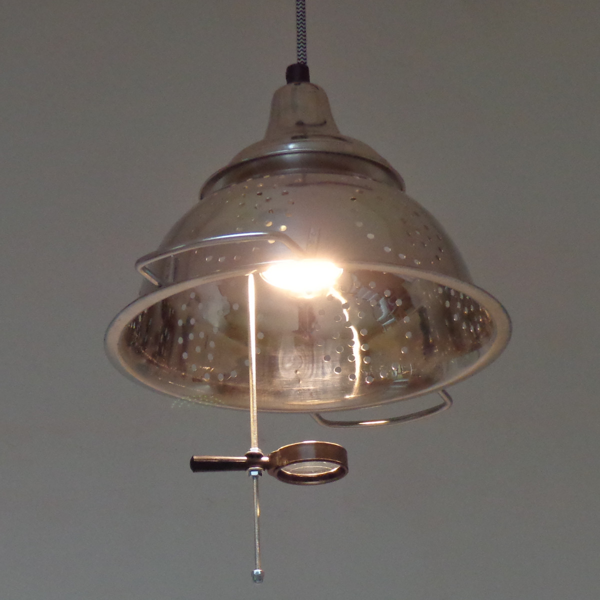 2_colander_lamp_with_magnifier_glass_square_-_openproducts.jpg