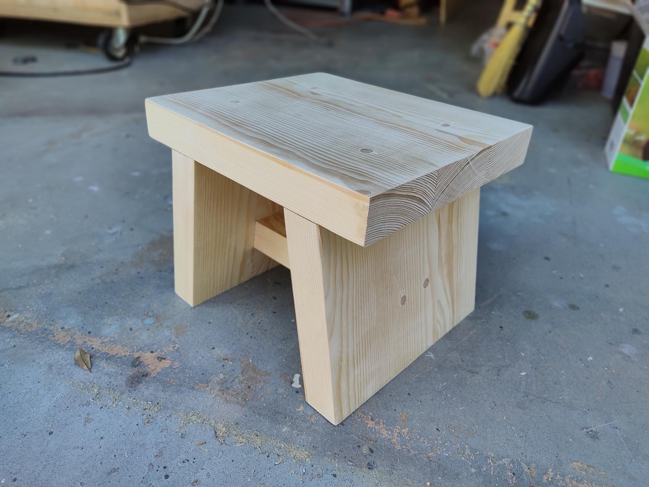 2x4Stool1.jpg