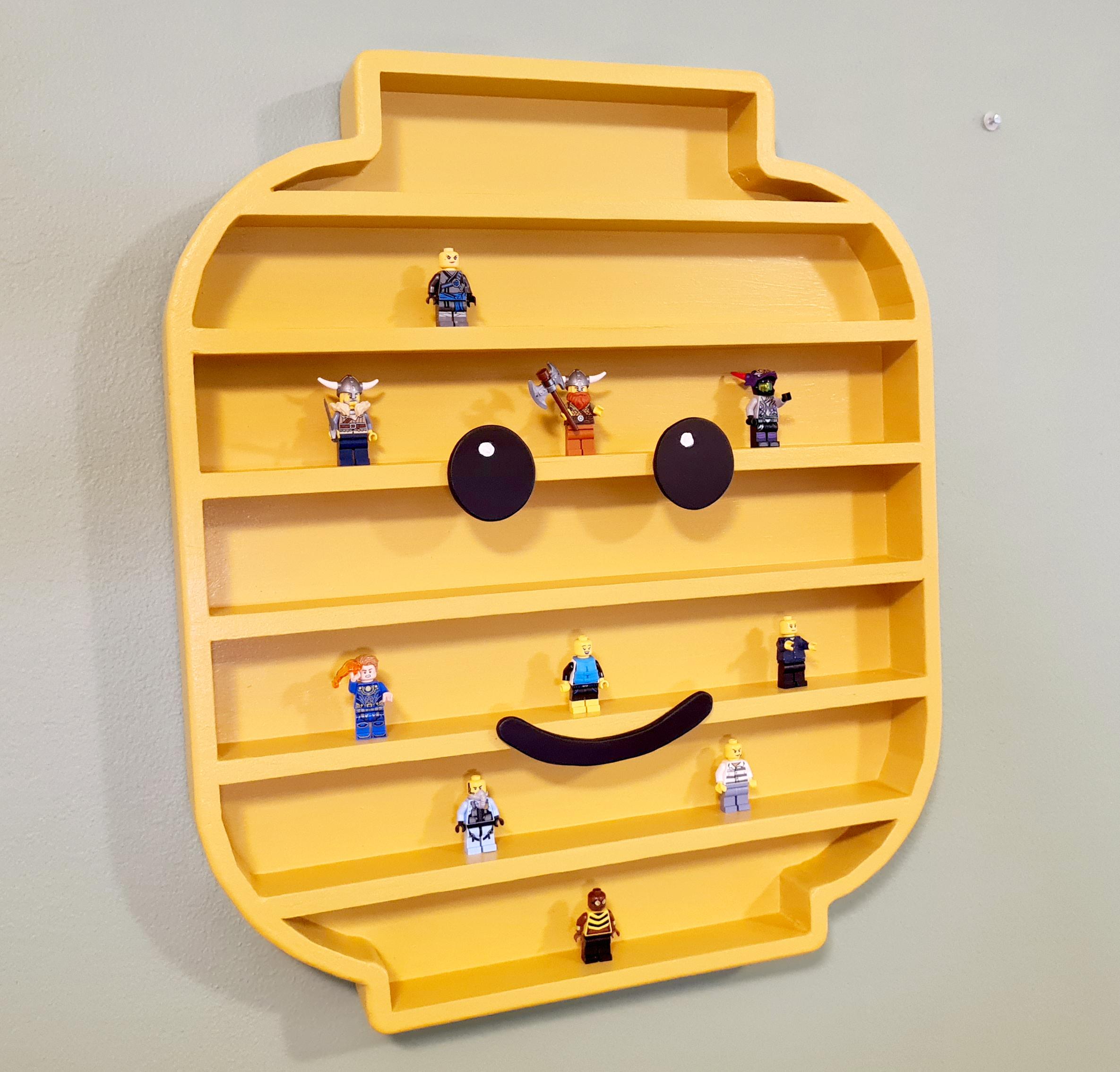 30 - Some Minifigs for Scale.jpg