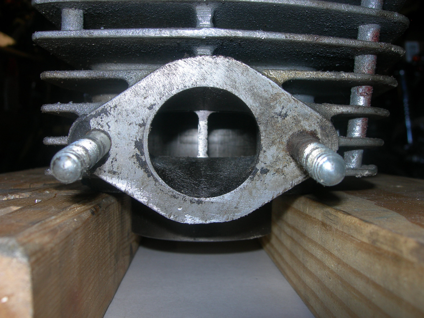 305 cylinder to measure 2.JPG