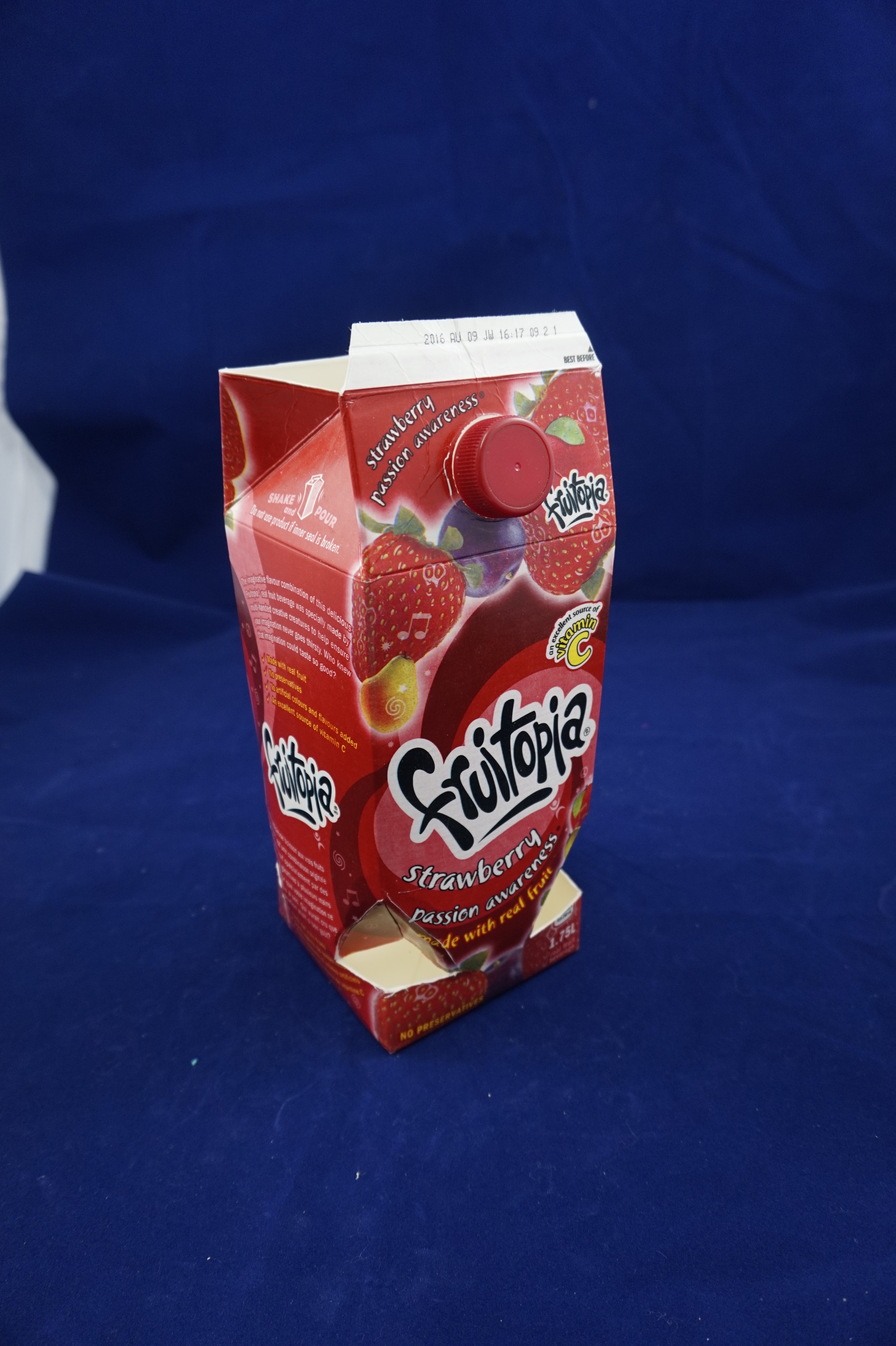 3865 juice carton top view w spout.JPG