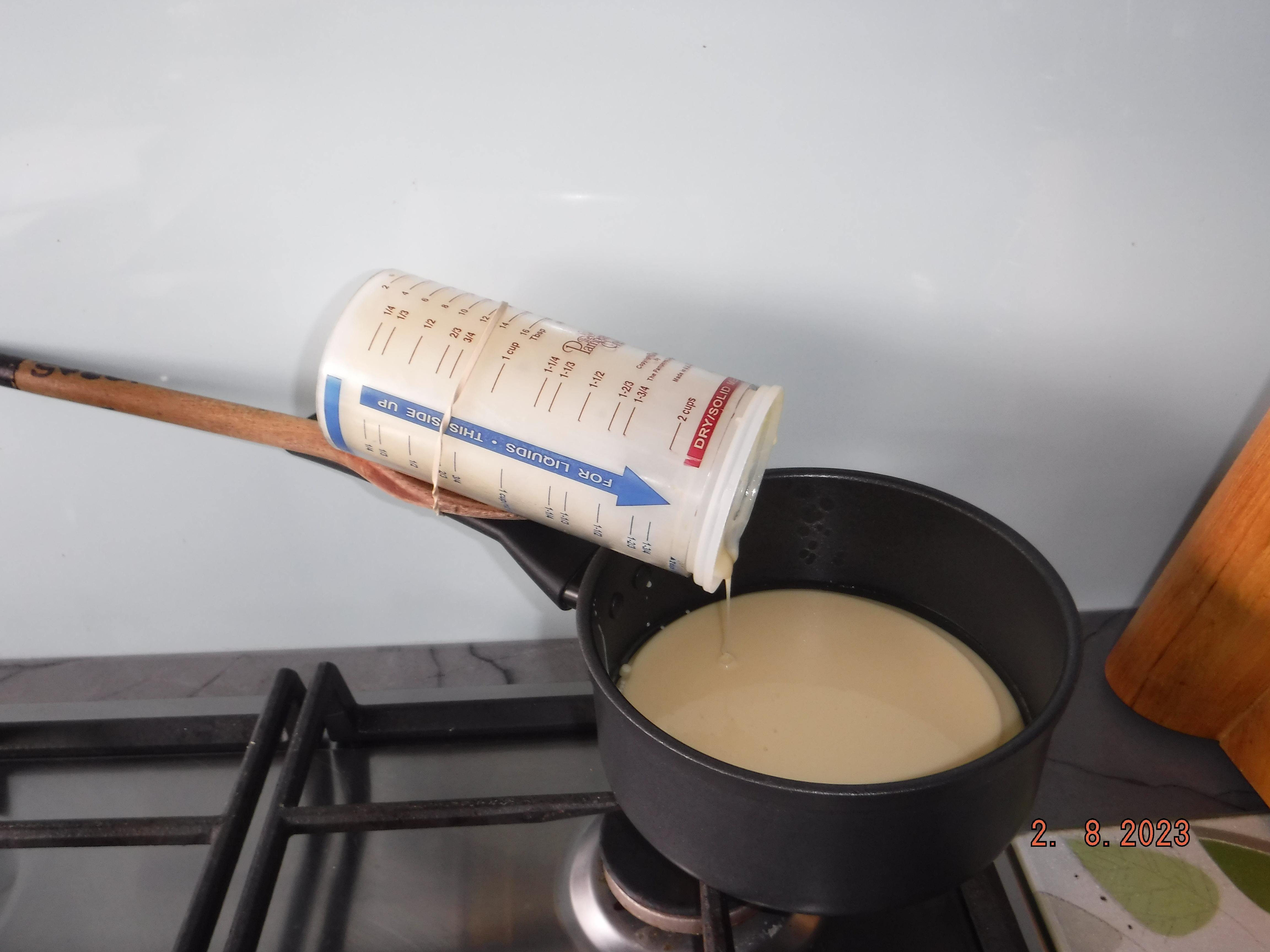 3_7_milk_in_pan.jpg