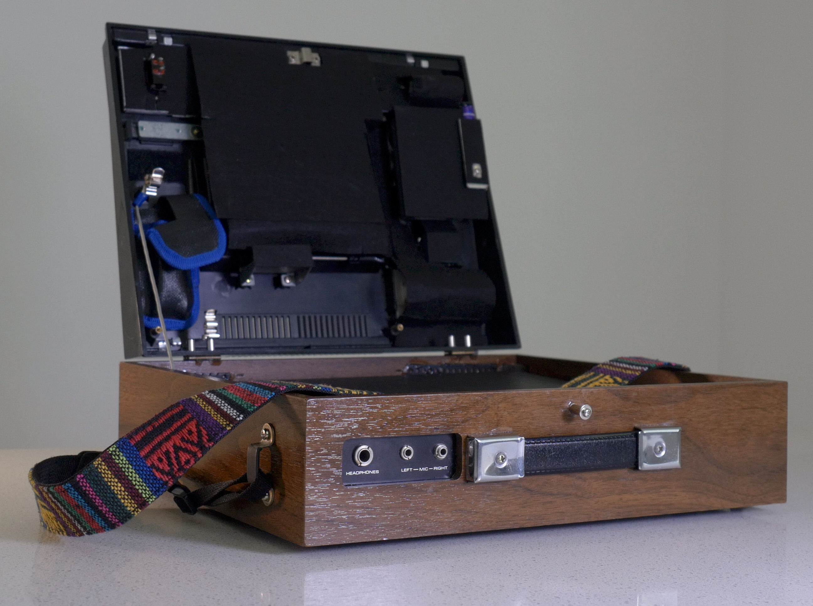 3_cassette-deck-handbag.jpg