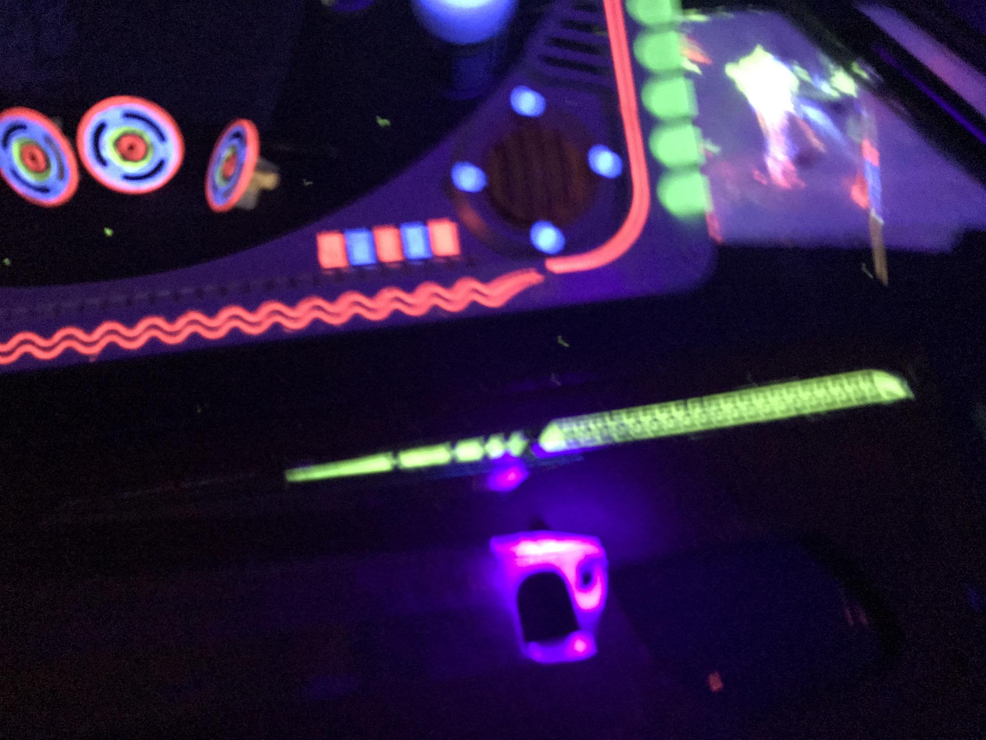 4d Blacklight.JPG