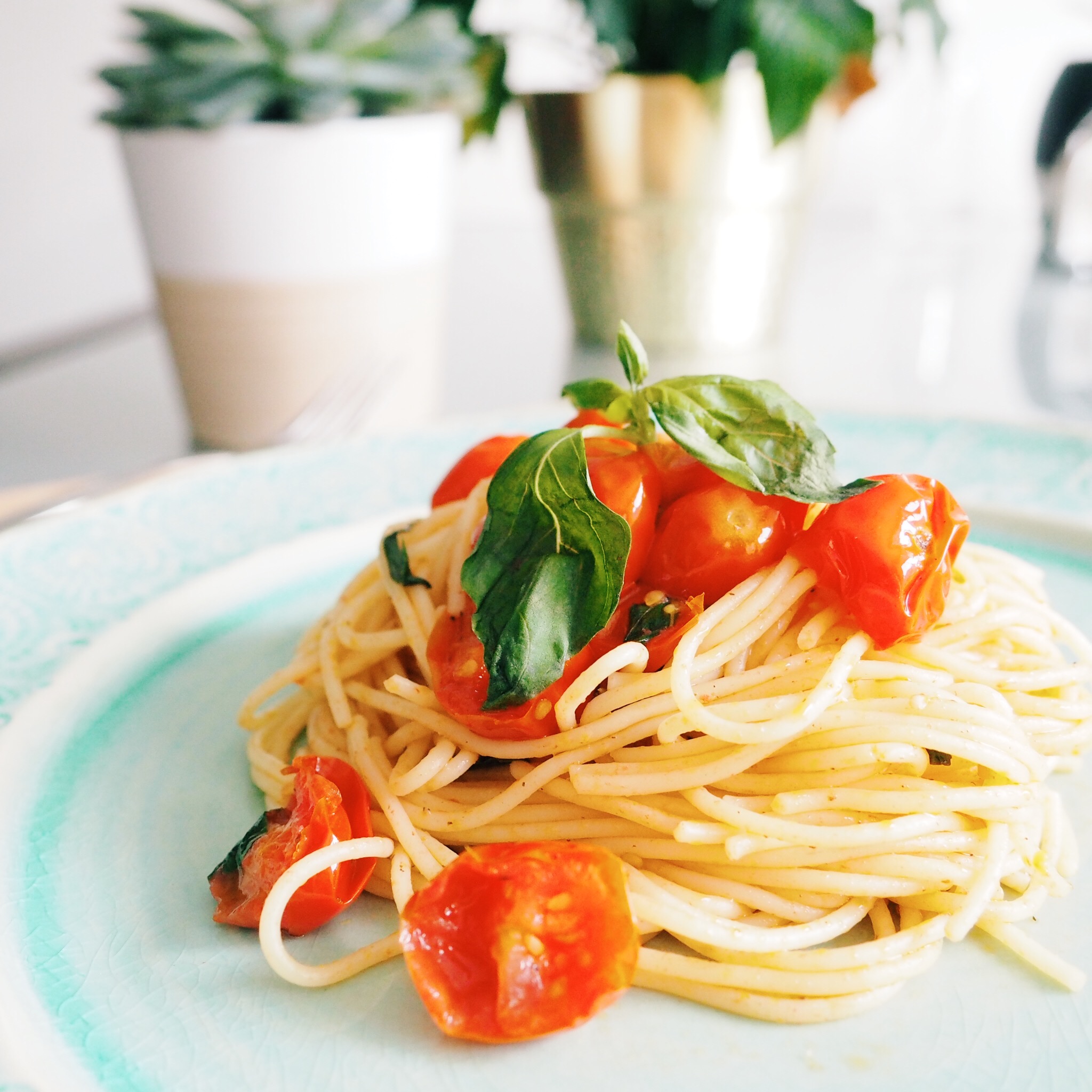 5 Ingredient Tomato Garlic Pasta.JPG