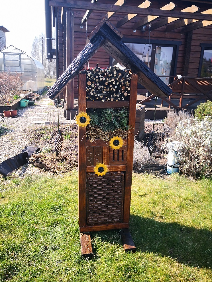 5.3. Bug Hotel - end result.jpg