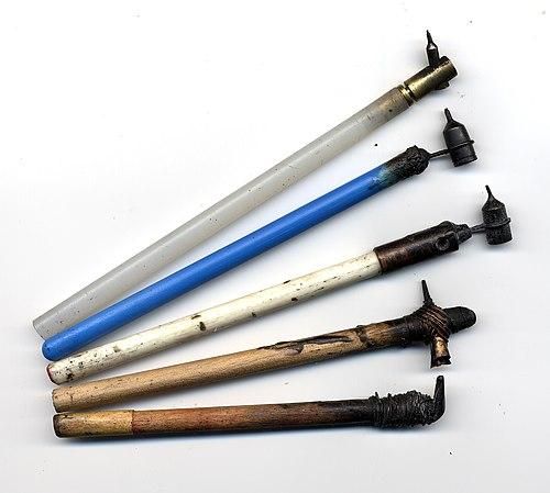 500px-UkieStyluses.jpg
