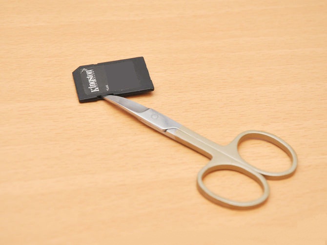 670px-Fix-a-Broken-Lock-on-SD-Cards-Step-2-Version-3.jpg