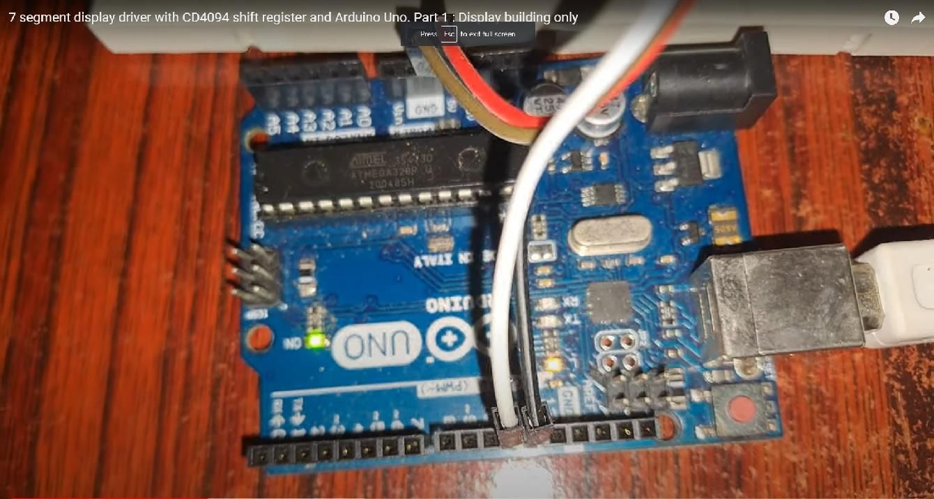 7 seg dislay with two wire arduino board.jpg
