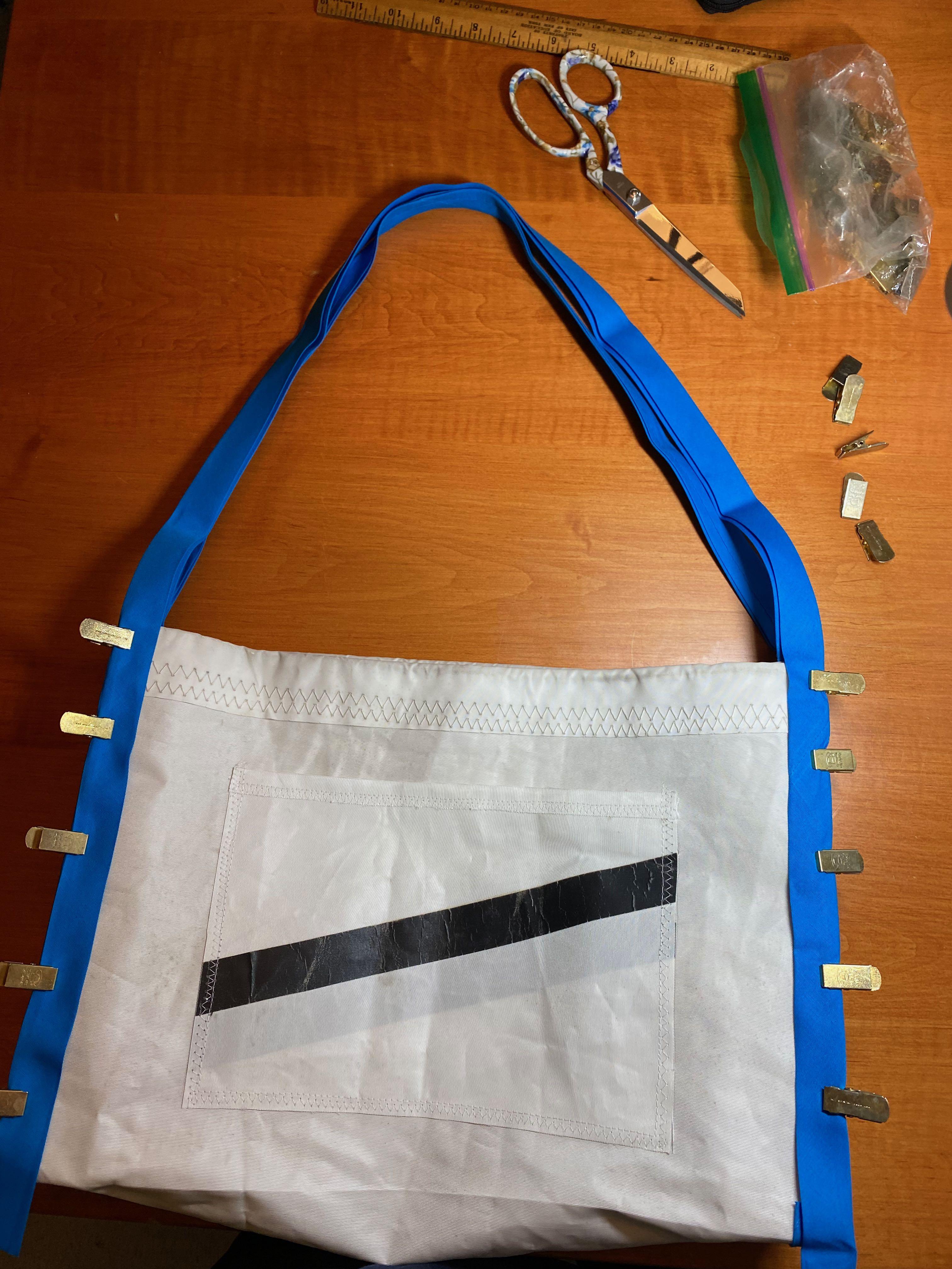 8 straps 4 wine tote picnic bag sailcloth diy tutorial how to sharon warren glass.jpeg