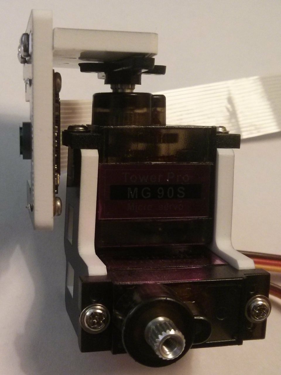 9-AttachToServoShaft.jpg