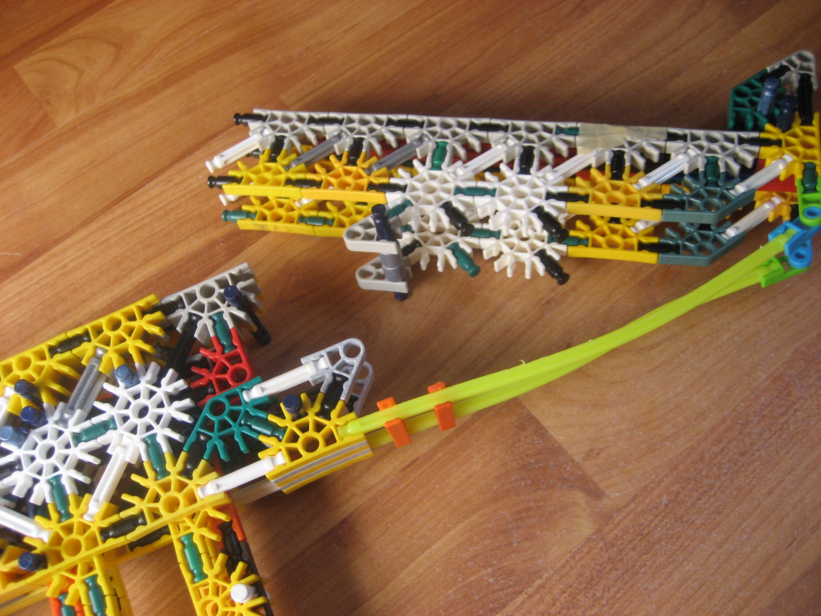 AA-12 (knex 8) 002.jpg