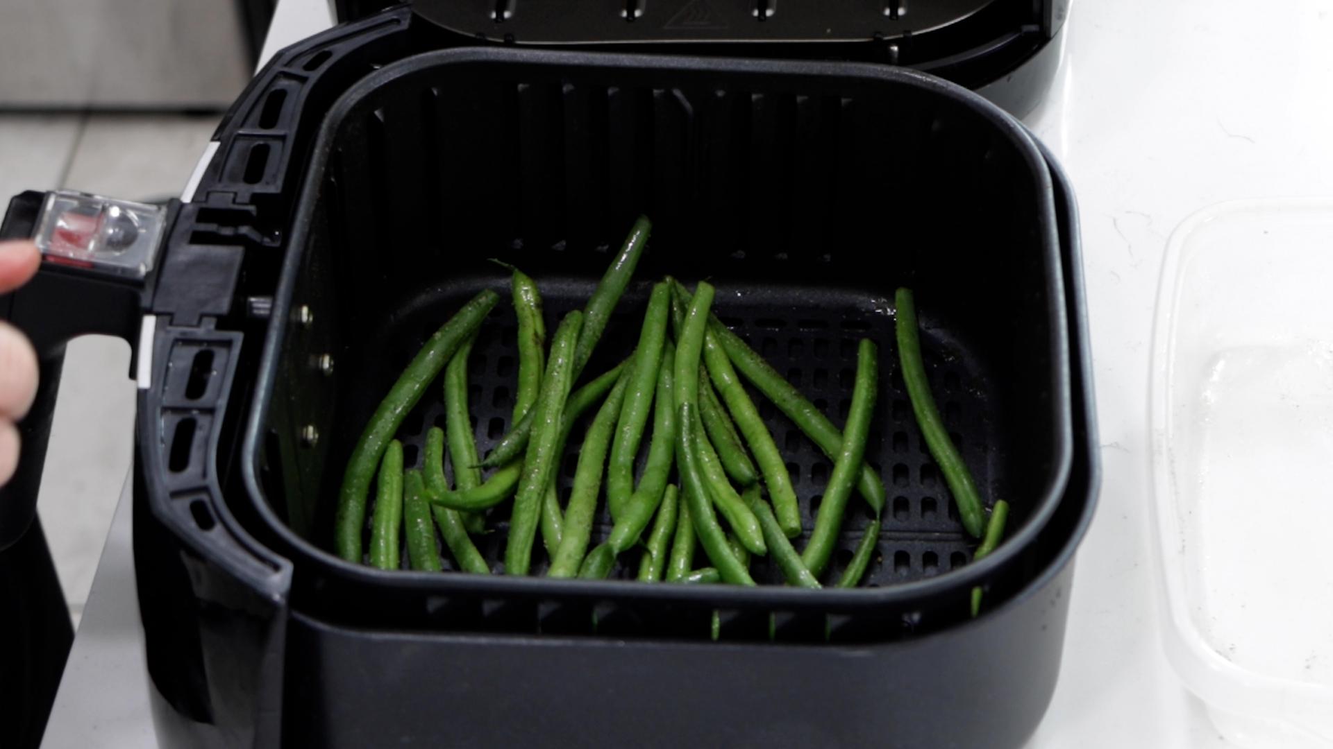 Air Fryer Green Beans.00_03_12_20.Still007.jpg