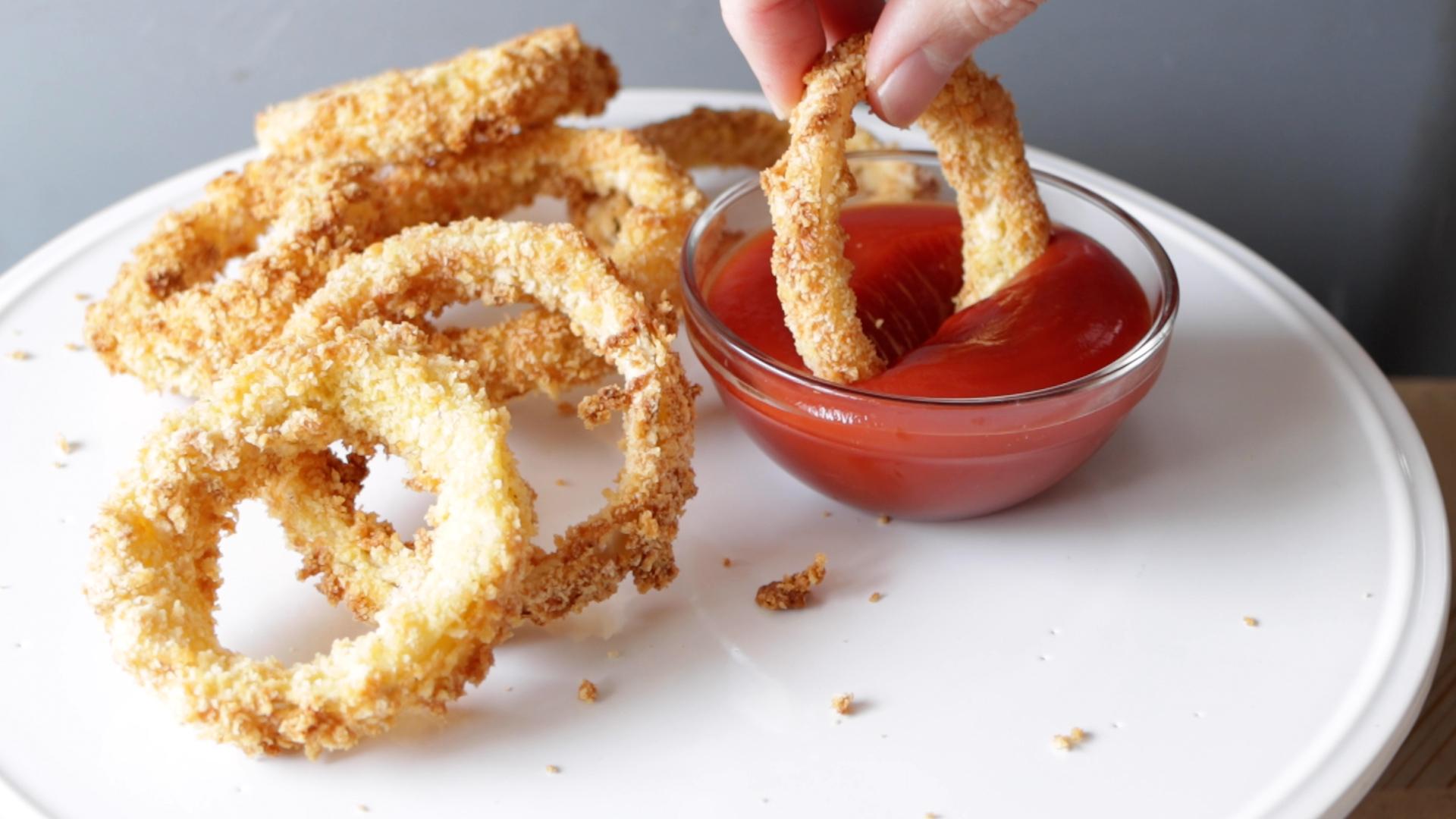 Air Fryer Onion Rings.00_00_05_09.Still001.jpg