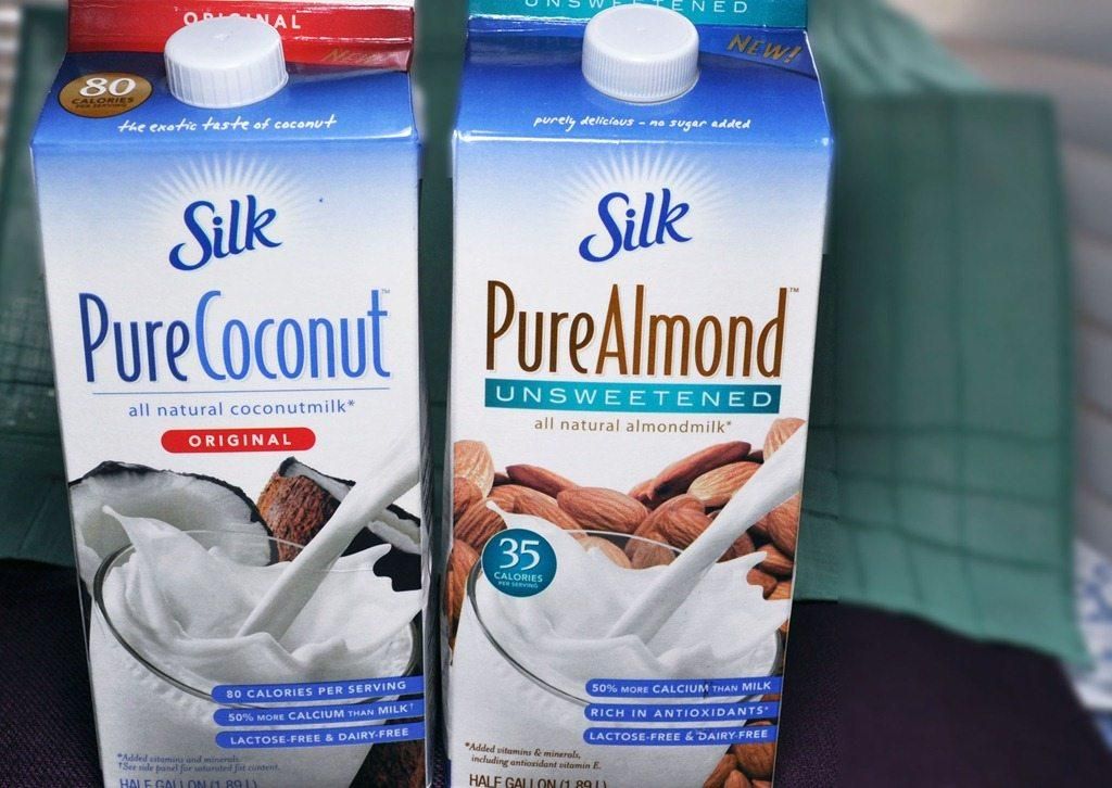 Almond milk 1.jpg
