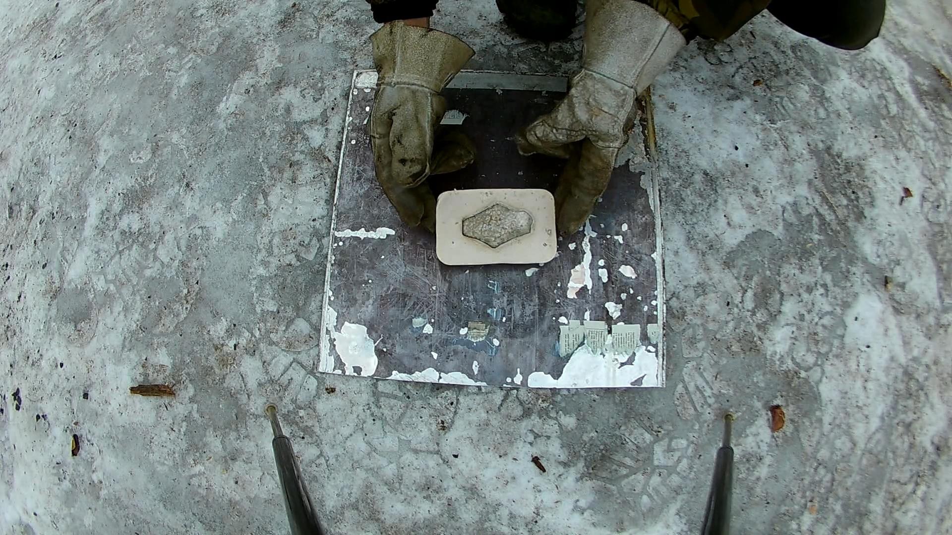 Ancient money - Kievan Grivna. Casting brass ingot..avi_snapshot_01.58_[2017.02.21_20.00.11].jpg