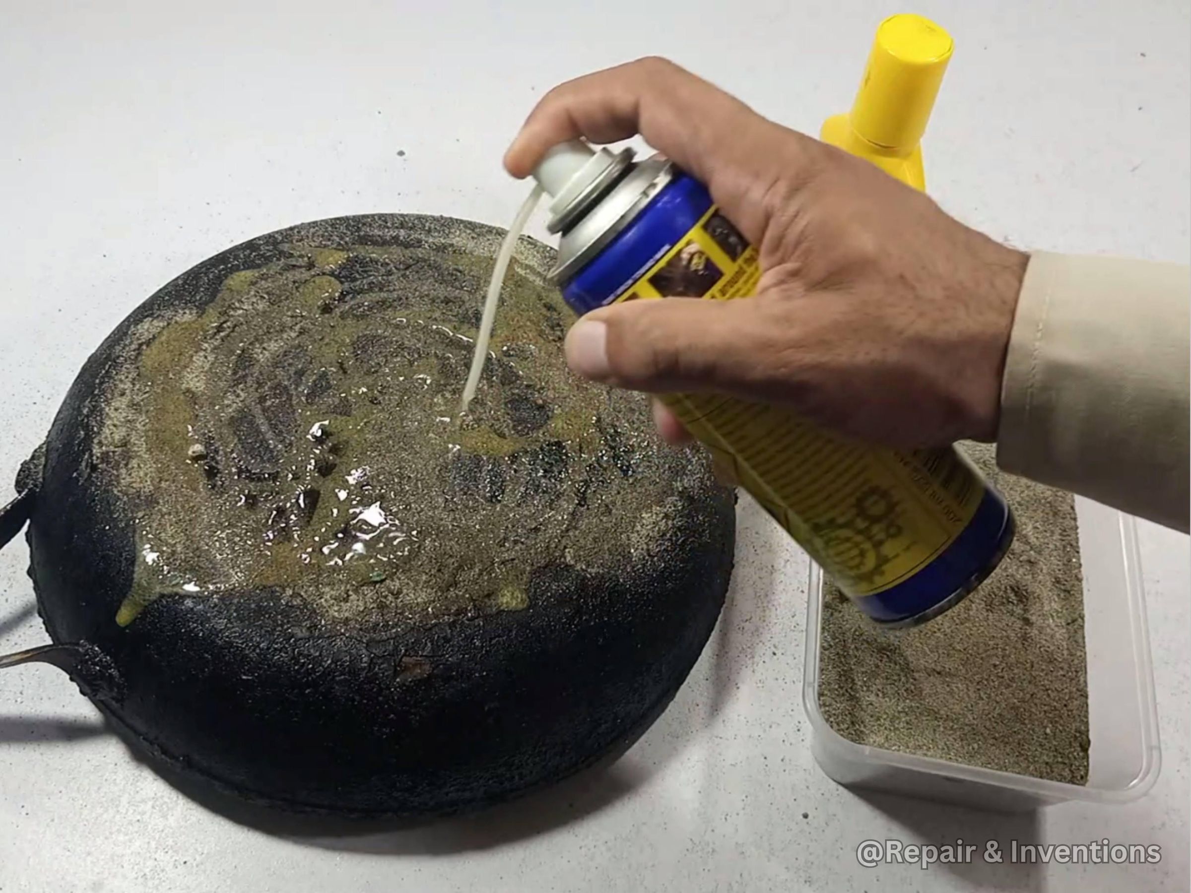 Apply WD-40.jpg