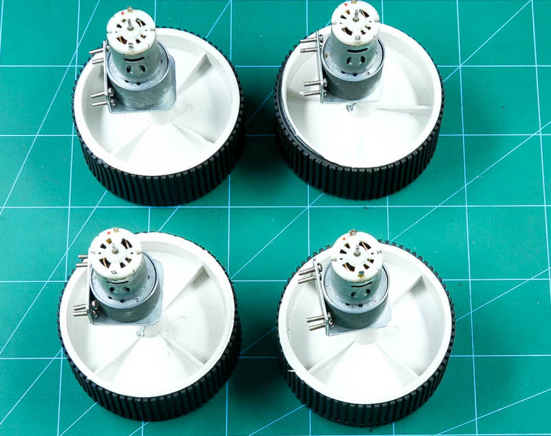 Attach Wheels to the Motors.jpg