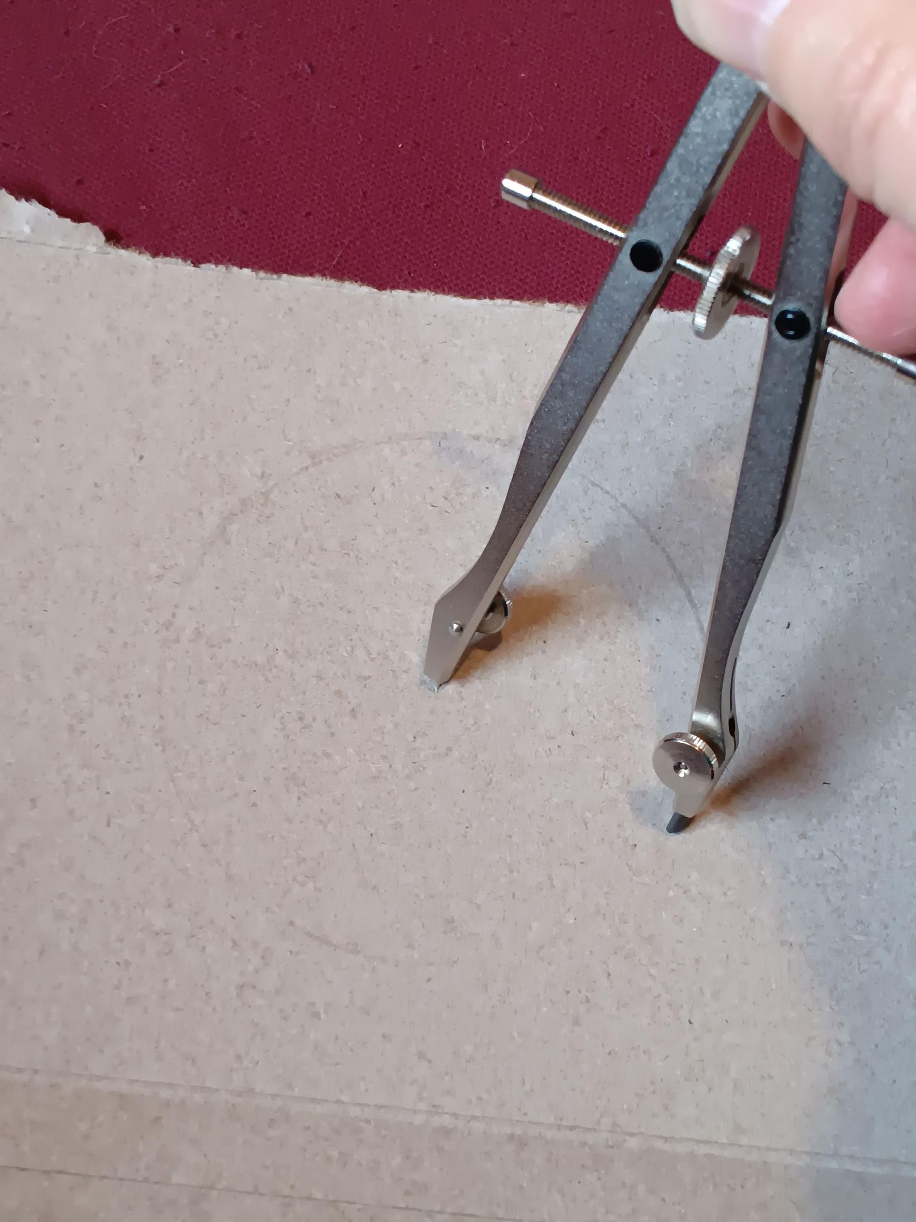 B5_Circle on Thin Cardboard.jpg
