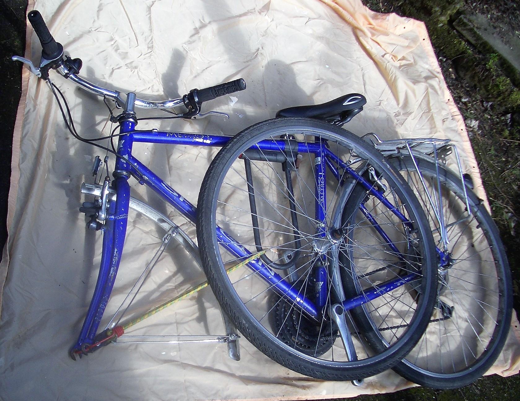 Bike dismantled.JPG