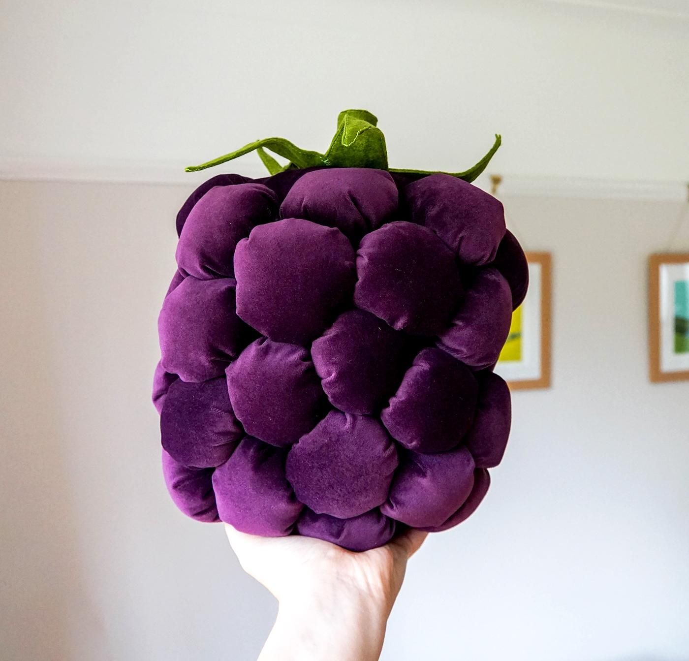 Blackberry 8g.jpg