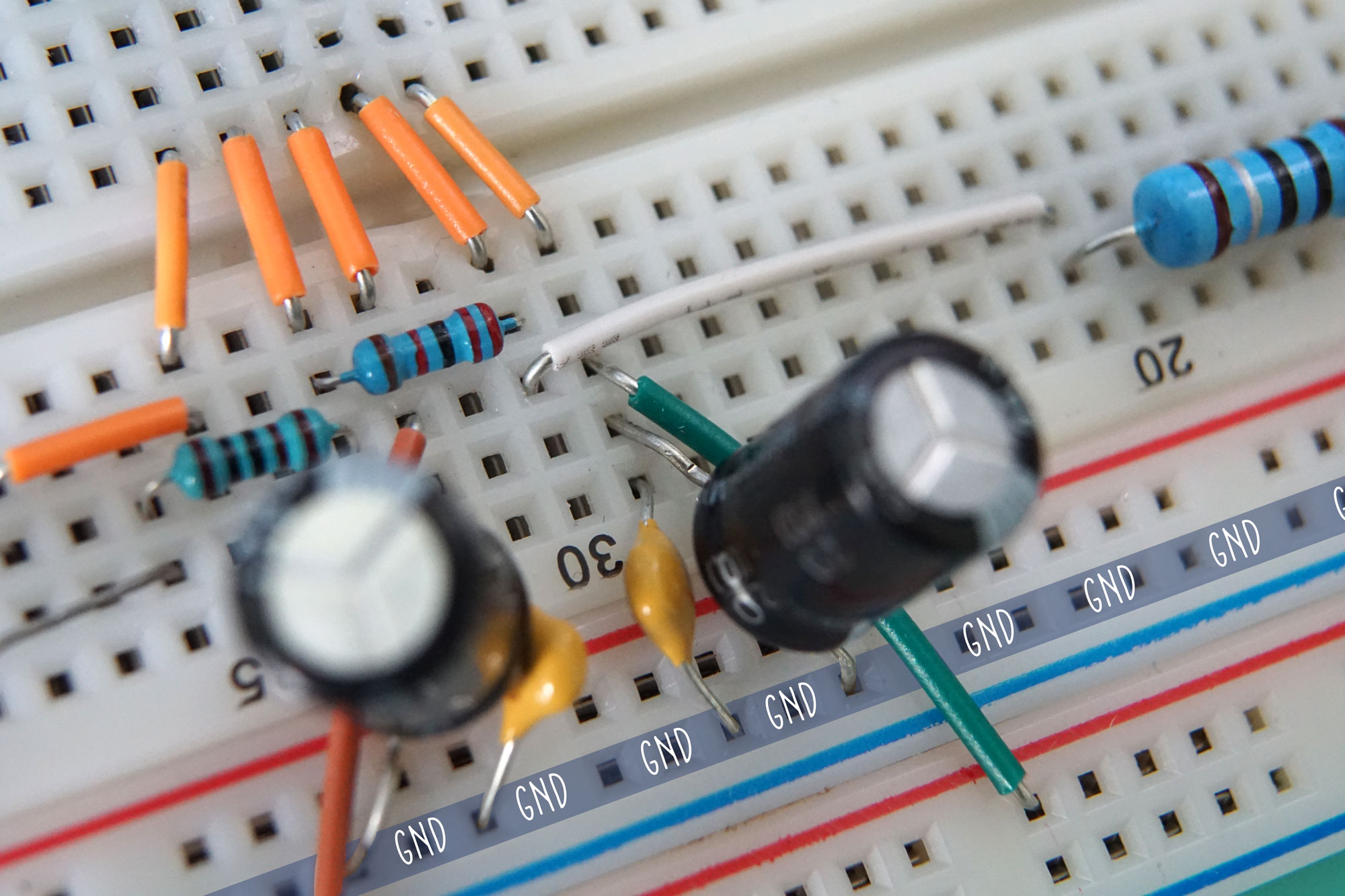 Breadboard-GND-rail.jpg