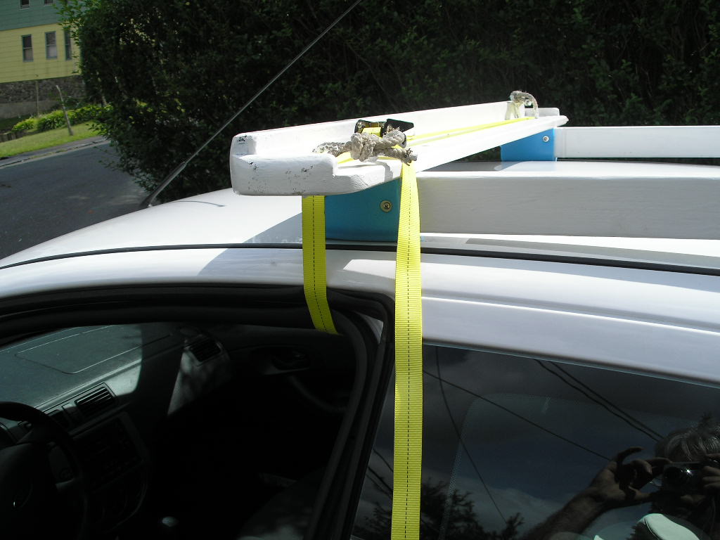 C:\Documents and Settings\Wtarzia\Desktop\roof rack\Roof rack, strapping on August 2007.jpg