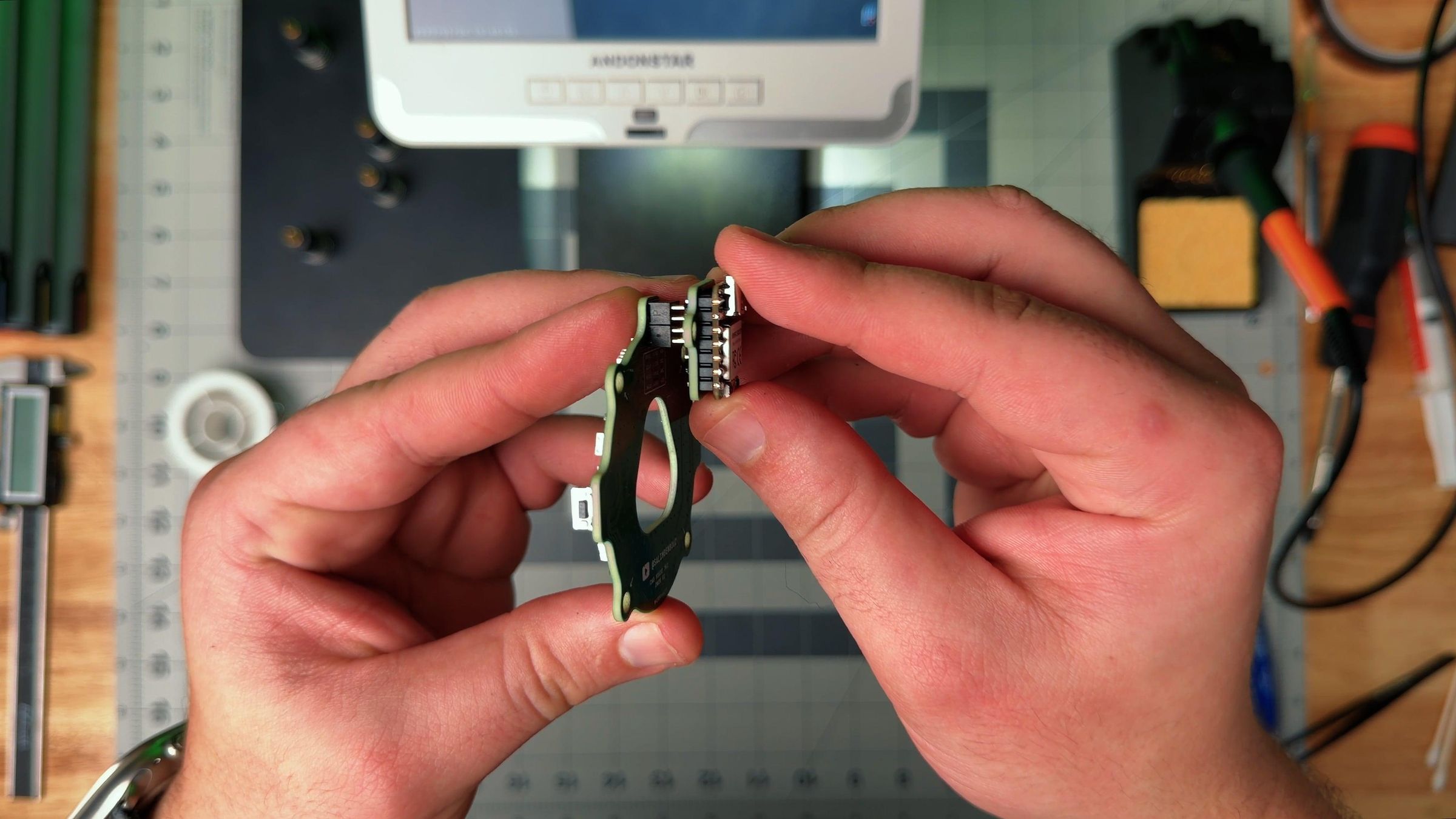 CAD_Mouse_MK2_Electronics_TH_15.jpg