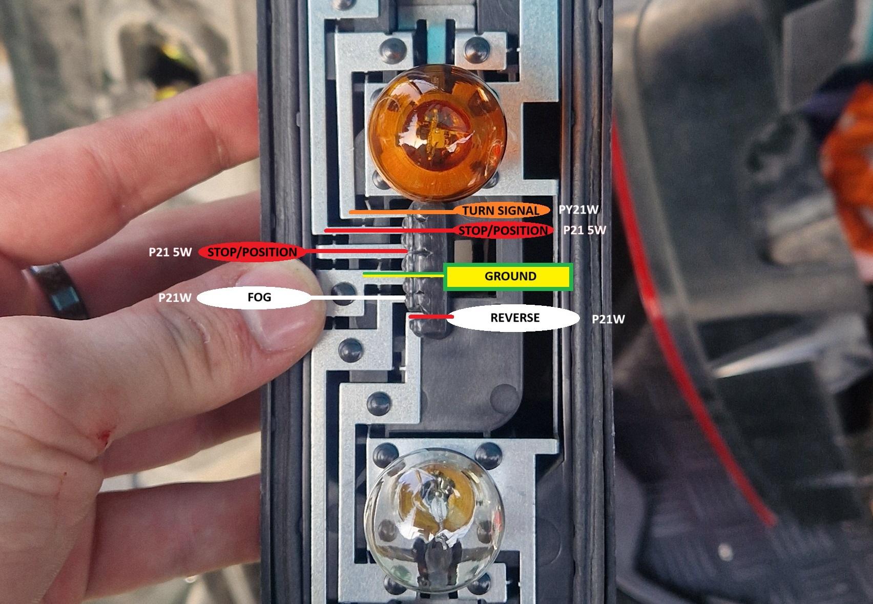 CITROEN BERLINGO LIGHT SOCKET DIAGRAM.jpg