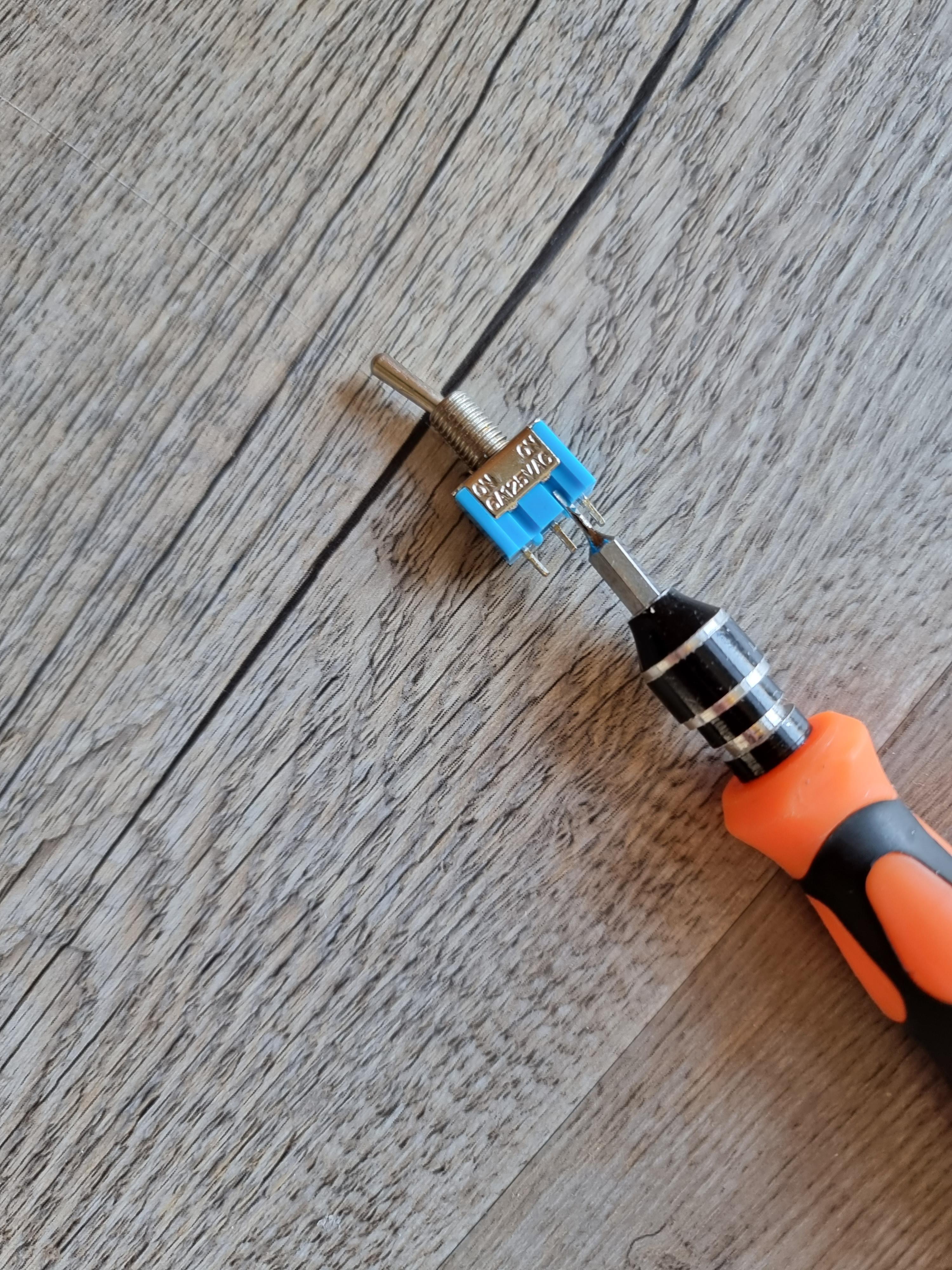 Cabling-cut-switch-spring-1.jpg