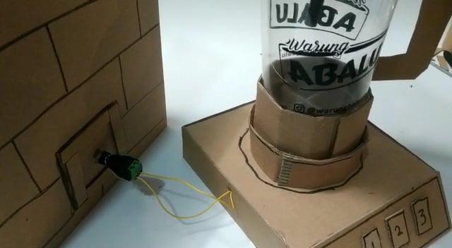 Cardboard Blender with dc motor.mp4