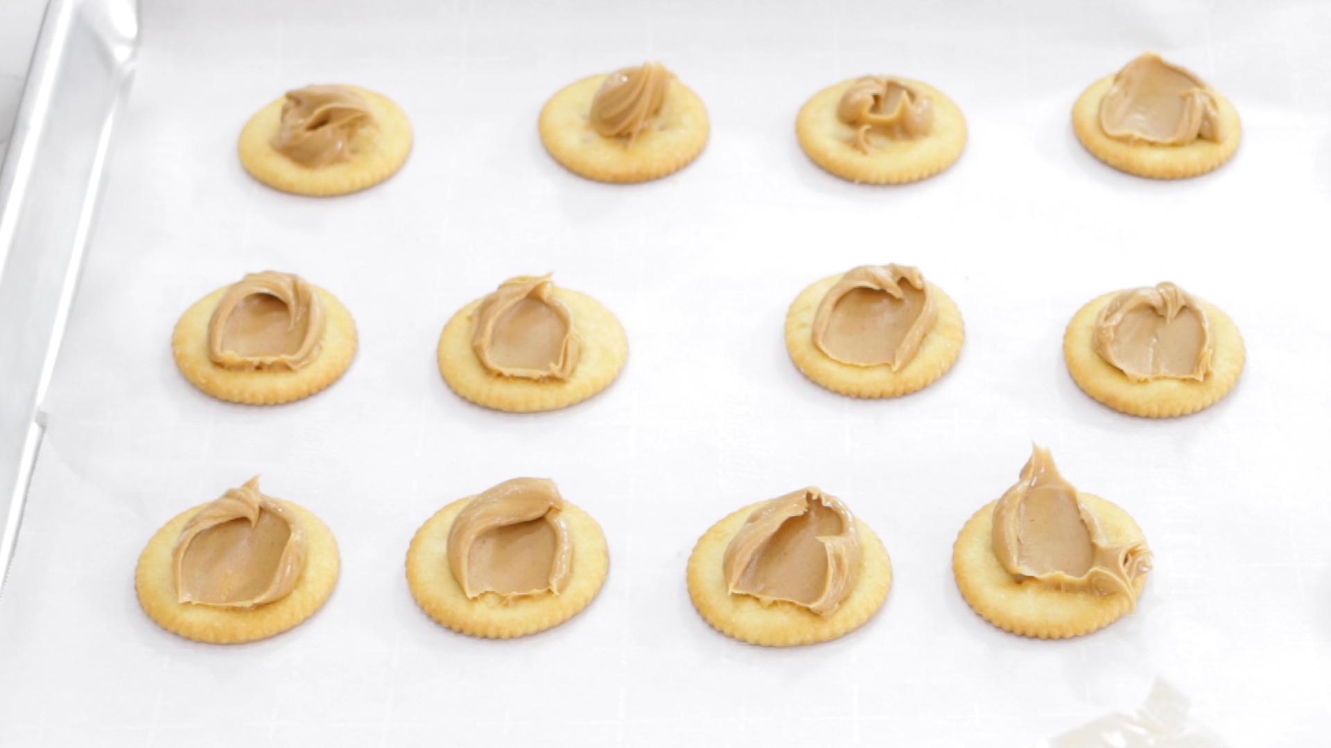 Chocolate Covered Peanut Butter Ritz Cracker Treats.00_02_04_11.Still001.jpg